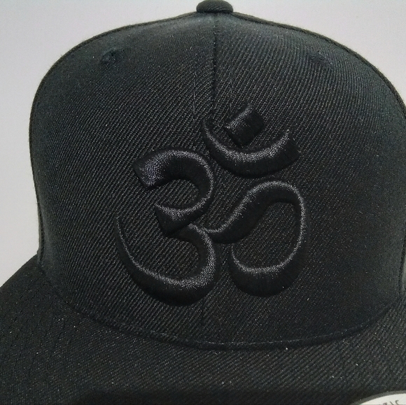 Om Aum Ohm Yoga Namaste Symbol 3D Embroidered Snapback Hat Black On Black - Picture 3 of 7